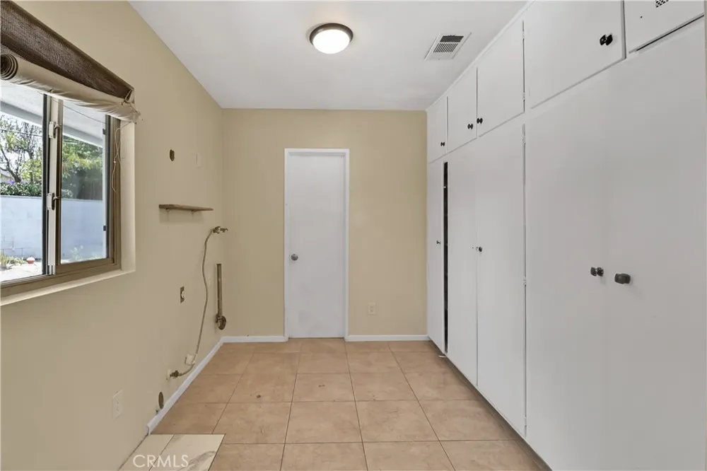 2550 W Rowland Avenue Anaheim, CA 92804