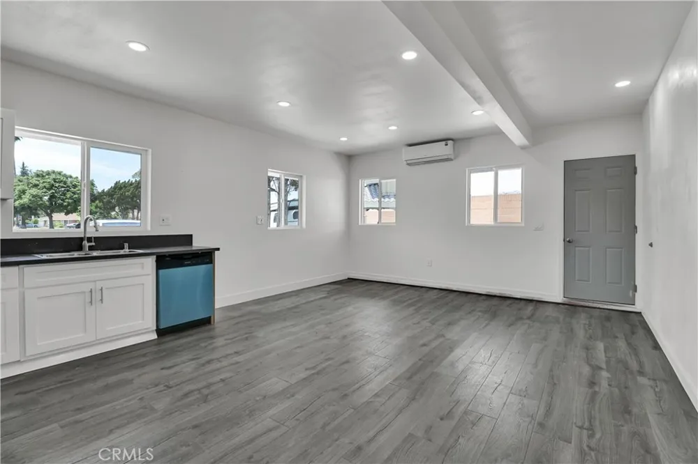 2550 W Rowland Avenue Anaheim, CA 92804