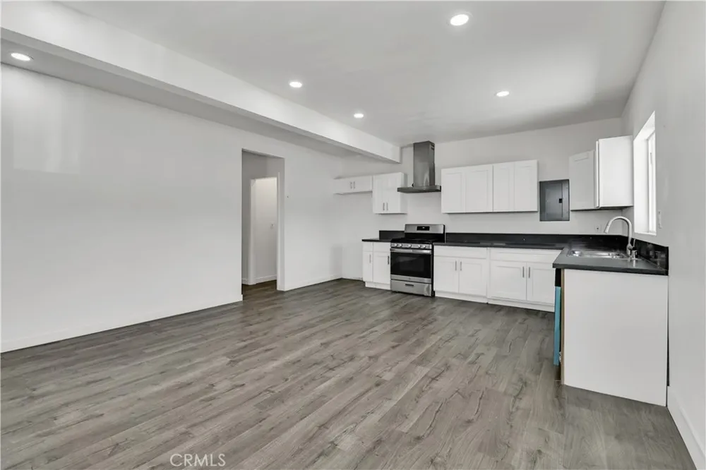 2550 W Rowland Avenue Anaheim, CA 92804