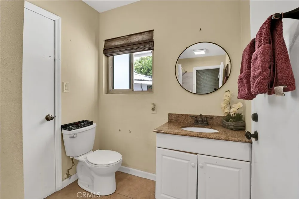 2550 W Rowland Avenue Anaheim, CA 92804