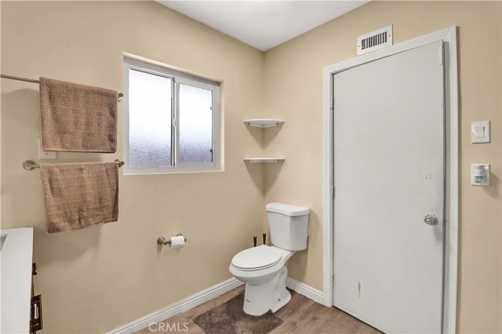 2550 W Rowland Avenue Anaheim, CA 92804