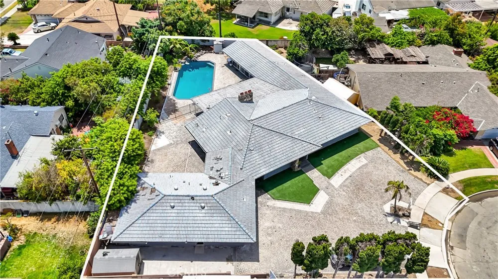 2550 W Rowland Avenue Anaheim, CA 92804