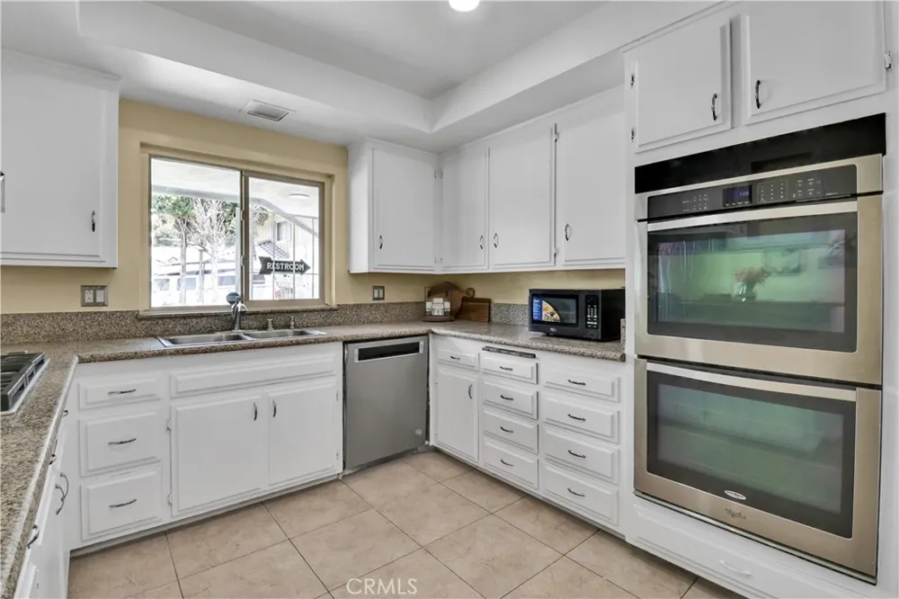 2550 W Rowland Avenue Anaheim, CA 92804