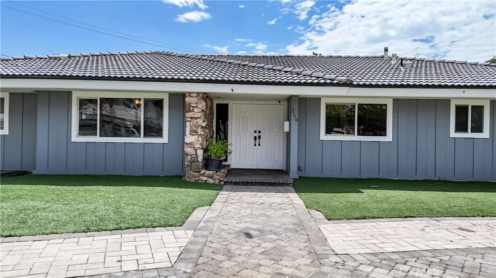 2550 W Rowland Avenue Anaheim, CA 92804