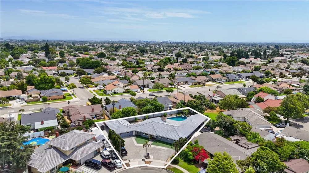 2550 W Rowland Avenue Anaheim, CA 92804