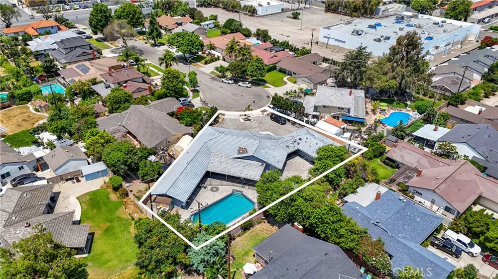 2550 W Rowland Avenue Anaheim, CA 92804