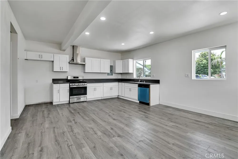 2550 W Rowland Avenue Anaheim, CA 92804