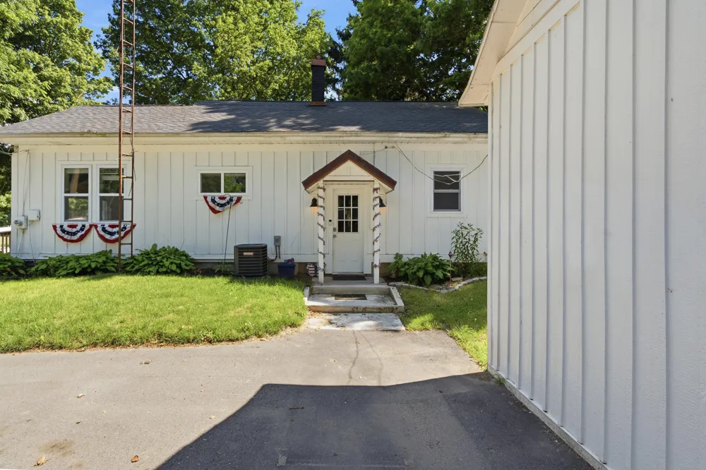 4136 Pier Road Hagar Township, MI 49022