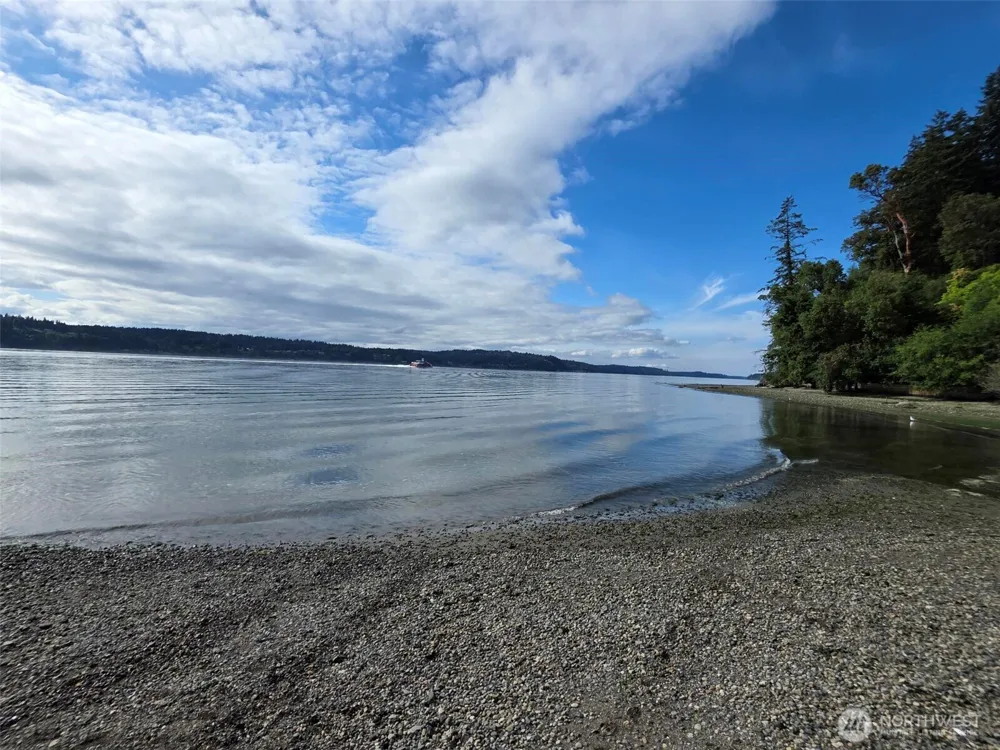 23601 Landers Road SW Vashon, WA 98070