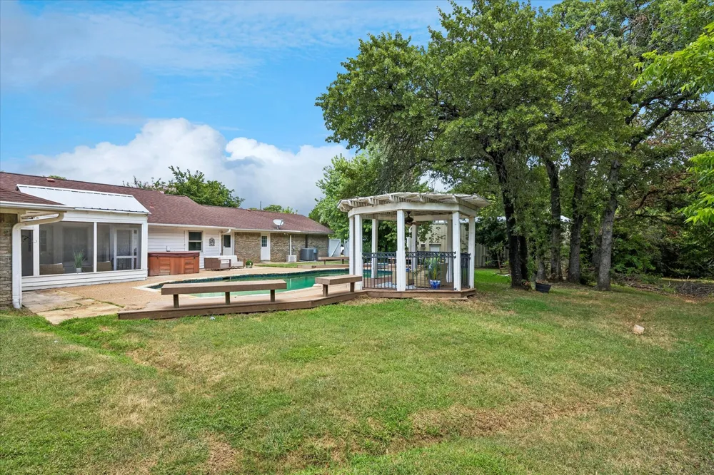 524 Oakridge Trail Copper Canyon, TX 75077