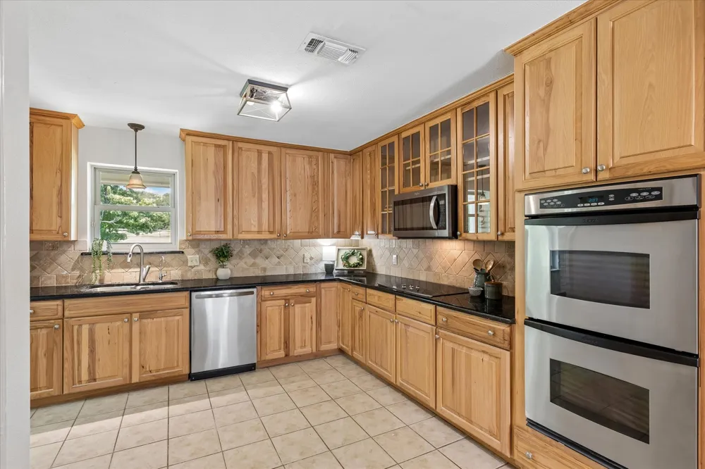 524 Oakridge Trail Copper Canyon, TX 75077