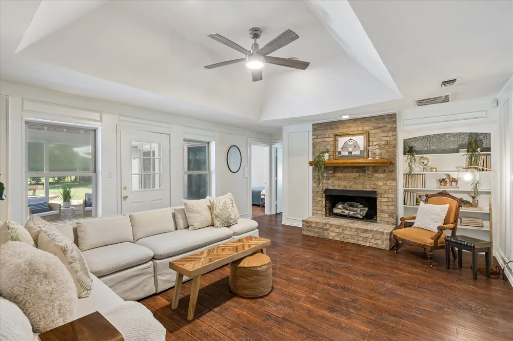 524 Oakridge Trail Copper Canyon, TX 75077