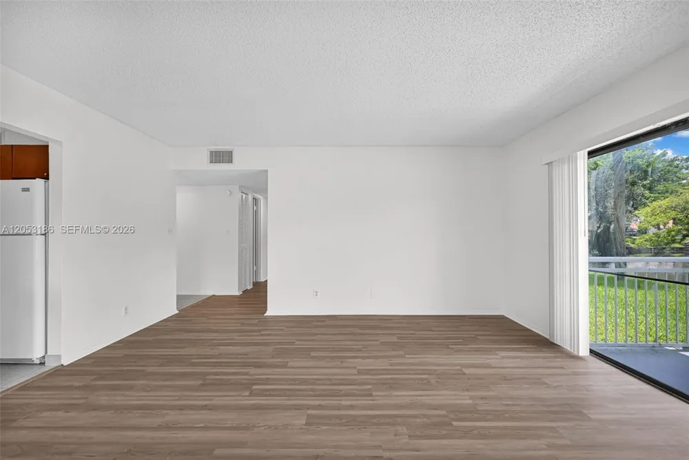 505 S Pine Island Rd #B102 Plantation, FL 33324