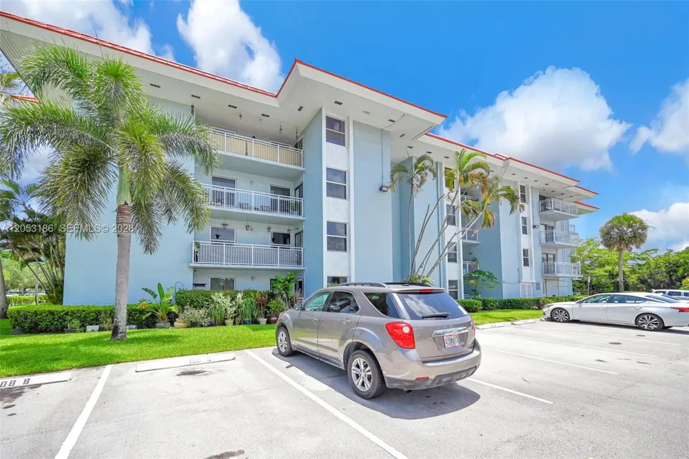 505 S Pine Island Rd #B102 Plantation, FL 33324