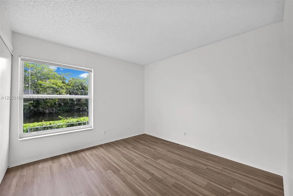 505 S Pine Island Rd #B102 Plantation, FL 33324