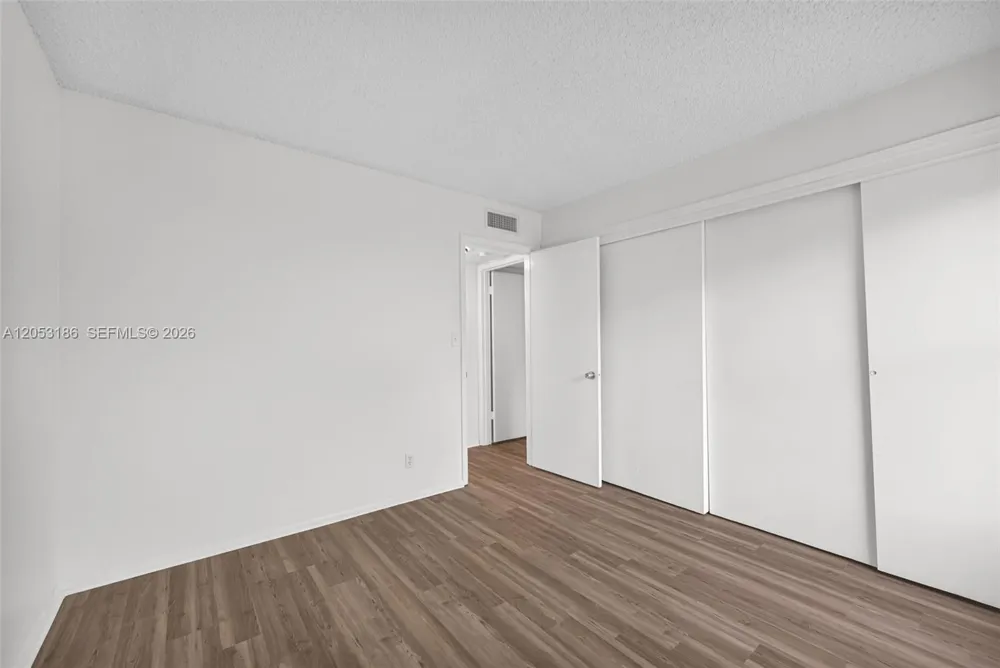505 S Pine Island Rd #B102 Plantation, FL 33324