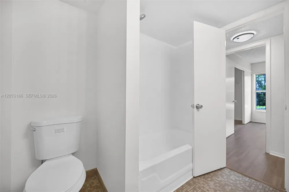 505 S Pine Island Rd #B102 Plantation, FL 33324