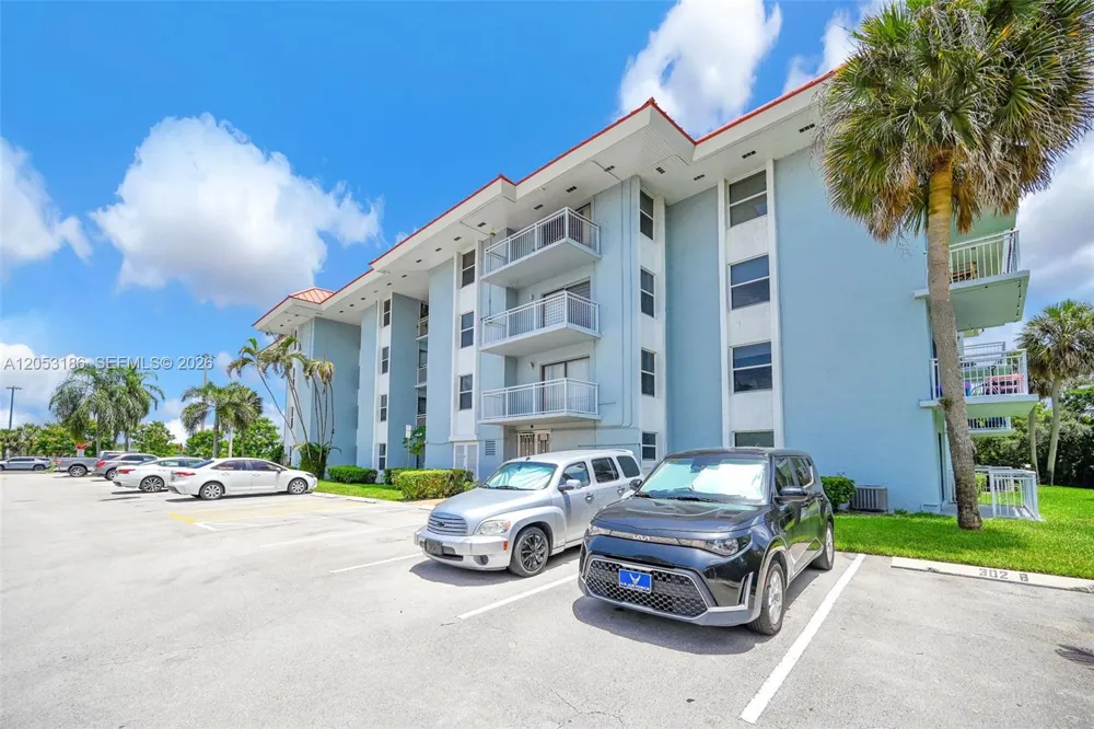 505 S Pine Island Rd #B102 Plantation, FL 33324