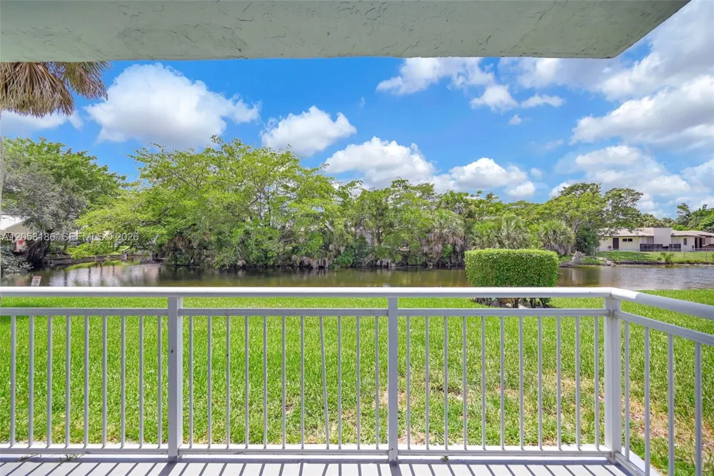 505 S Pine Island Rd #B102 Plantation, FL 33324