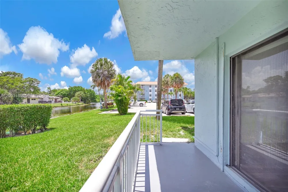 505 S Pine Island Rd #B102 Plantation, FL 33324