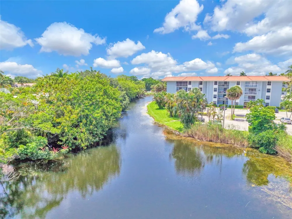 505 S Pine Island Rd #B102 Plantation, FL 33324
