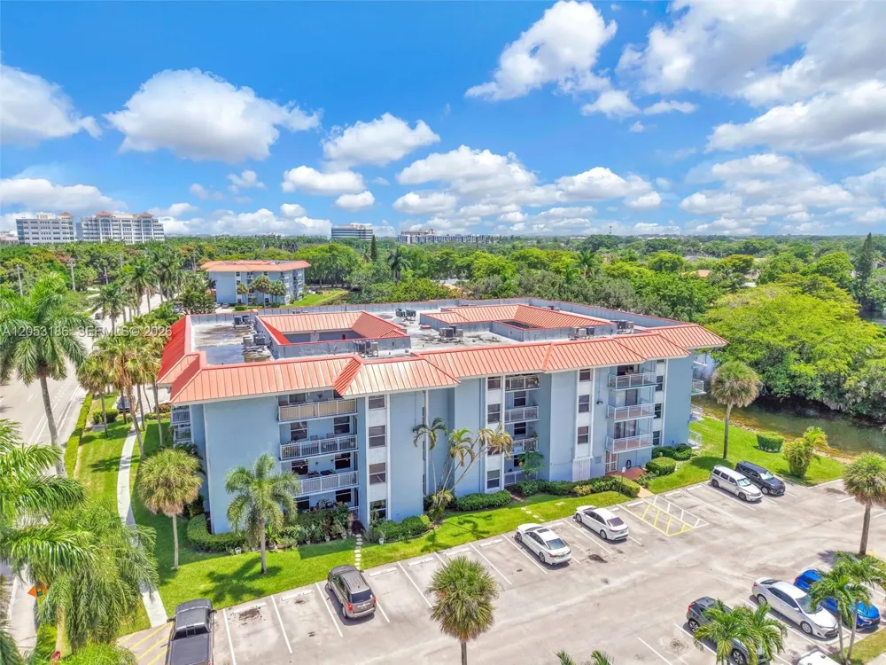 505 S Pine Island Rd #B102 Plantation, FL 33324