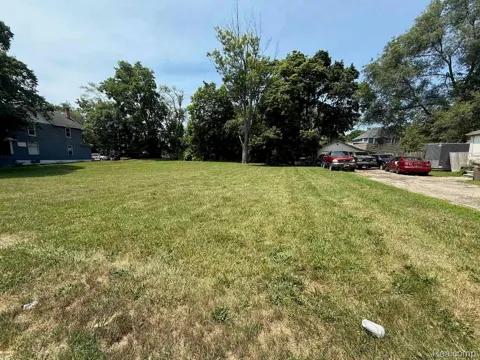 353 Perry Street