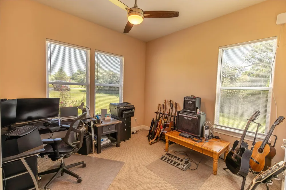 685 Piney Creek Road Bellville, TX 77418
