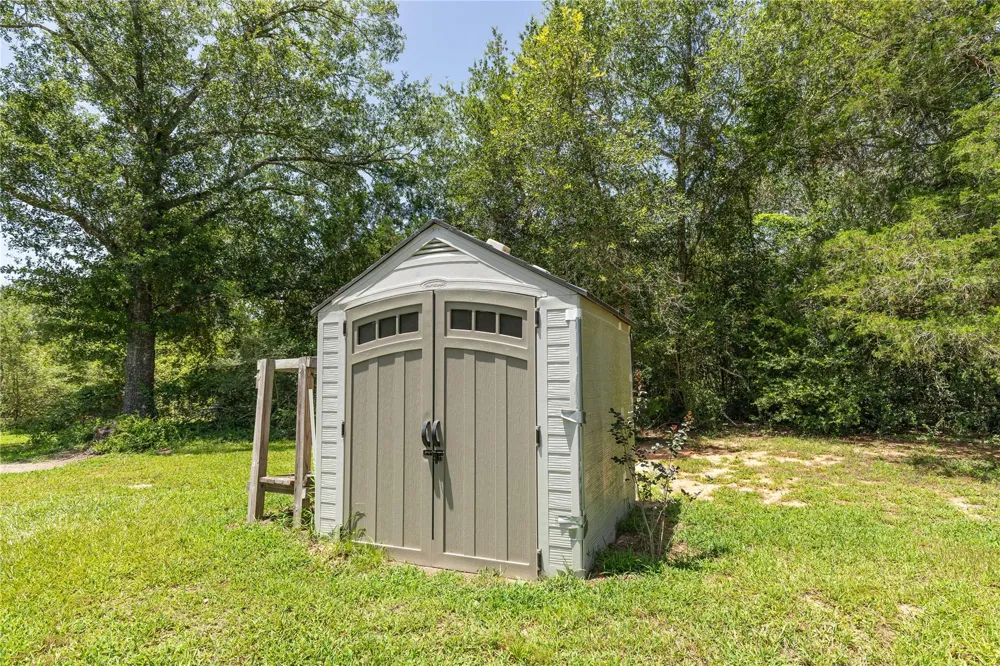 685 Piney Creek Road Bellville, TX 77418
