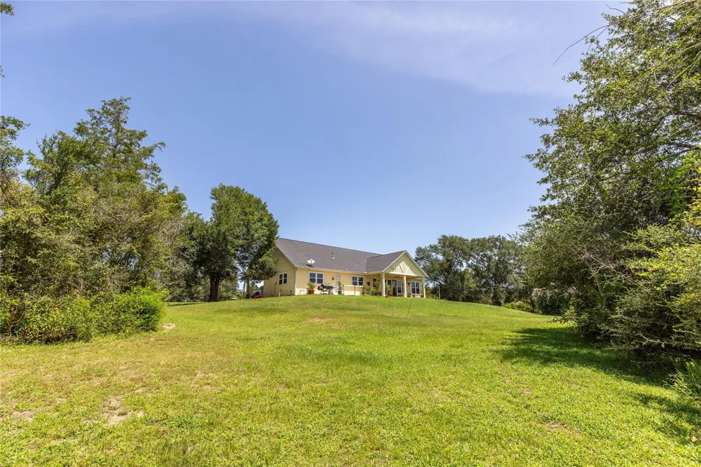 685 Piney Creek Road Bellville, TX 77418