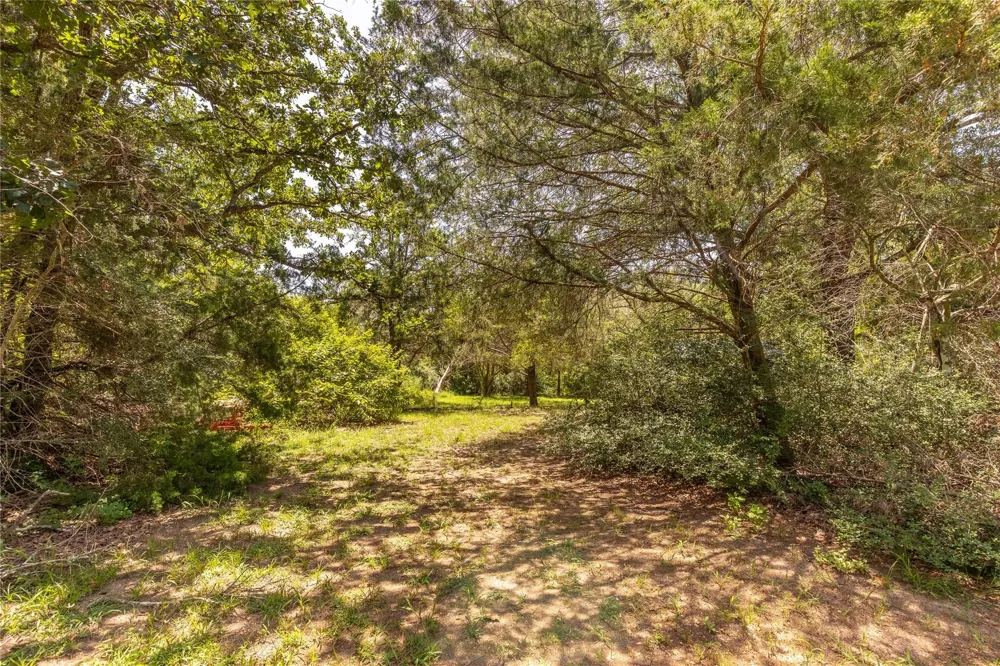 685 Piney Creek Road Bellville, TX 77418