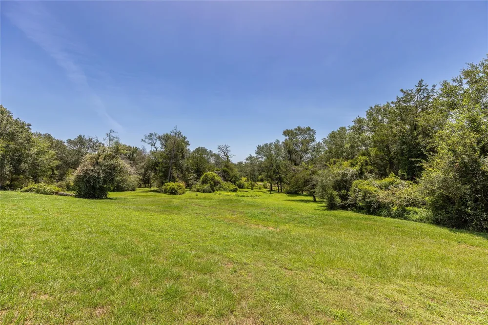 685 Piney Creek Road Bellville, TX 77418