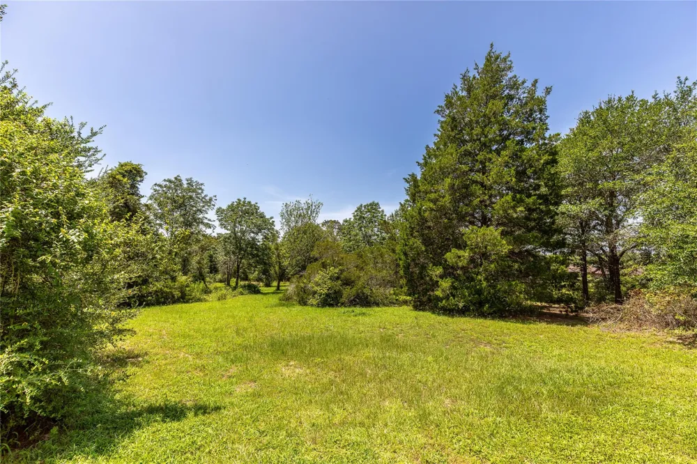 685 Piney Creek Road Bellville, TX 77418