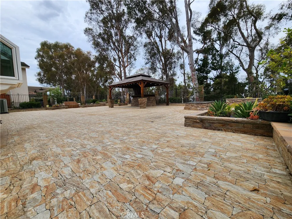 6573 E North View Drive Anaheim Hills, CA 92807
