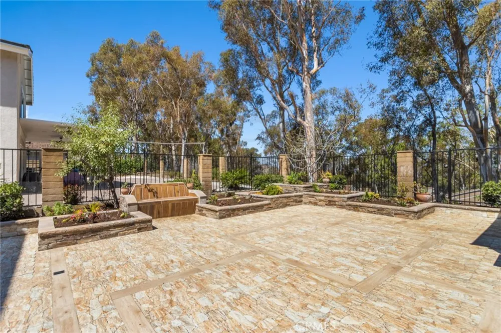 6573 E North View Drive Anaheim Hills, CA 92807