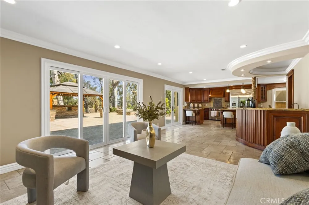 6573 E North View Drive Anaheim Hills, CA 92807