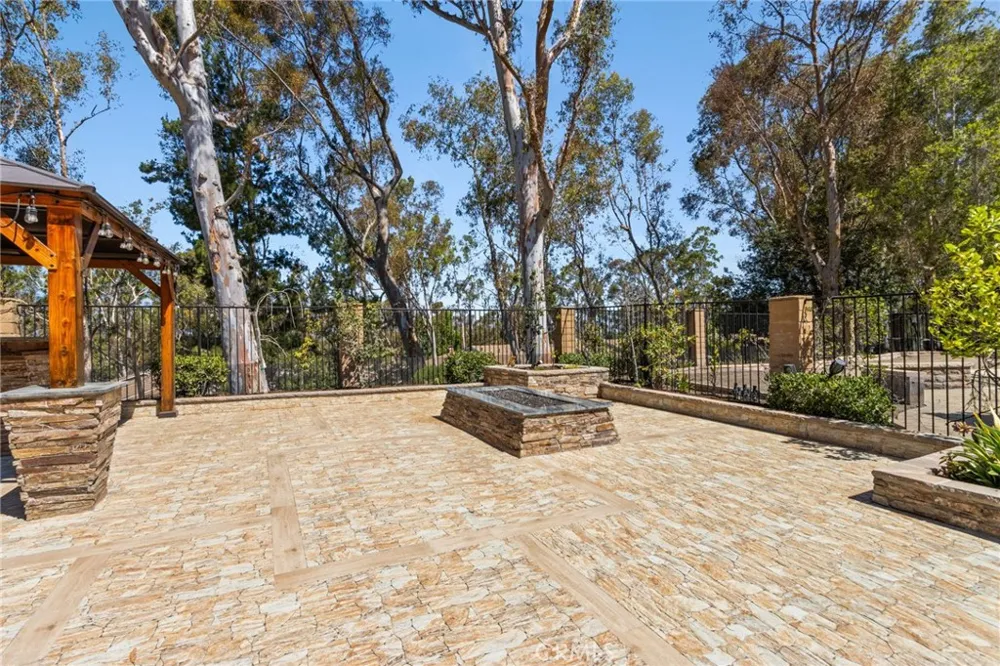 6573 E North View Drive Anaheim Hills, CA 92807