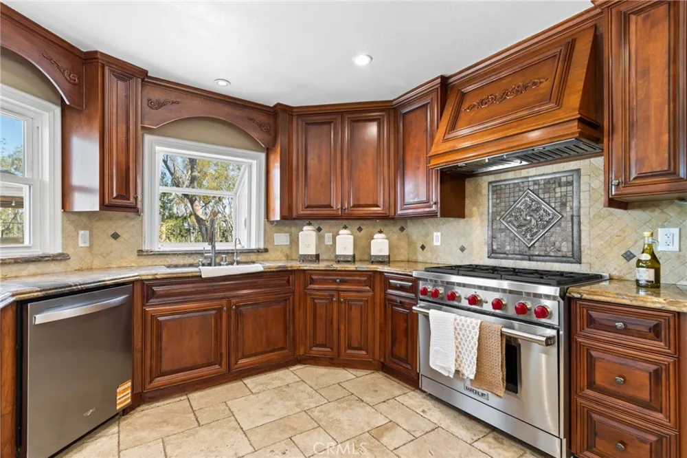 6573 E North View Drive Anaheim Hills, CA 92807