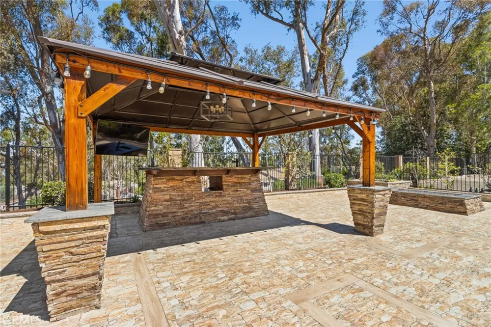 6573 E North View Drive Anaheim Hills, CA 92807