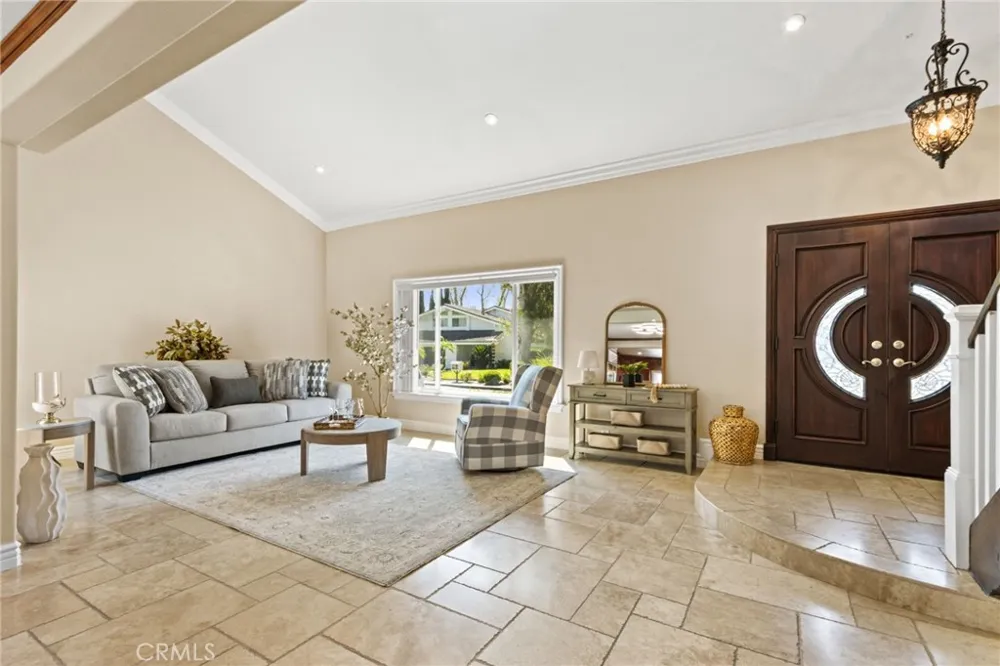 6573 E North View Drive Anaheim Hills, CA 92807