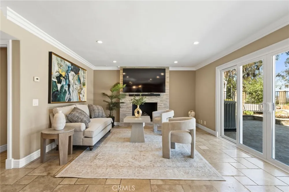 6573 E North View Drive Anaheim Hills, CA 92807