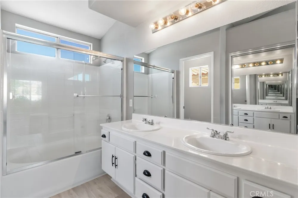 3106 Old Country Rosamond, CA 93560