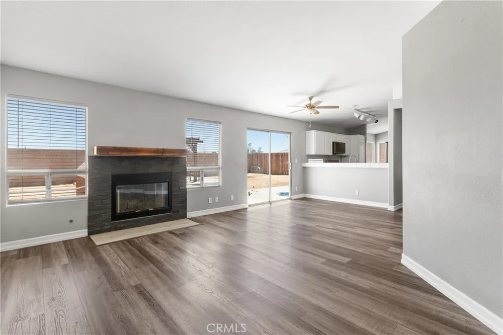 3106 Old Country Rosamond, CA 93560