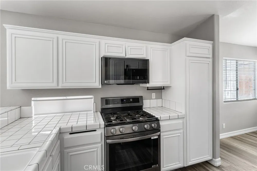 3106 Old Country Rosamond, CA 93560