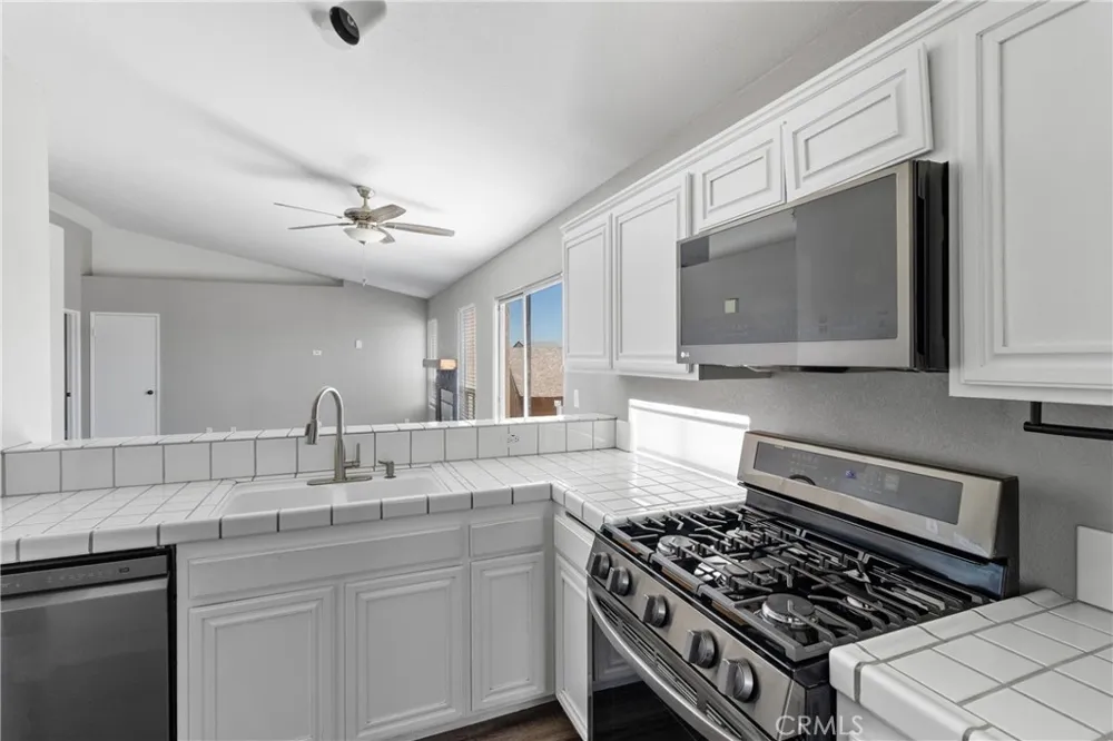 3106 Old Country Rosamond, CA 93560