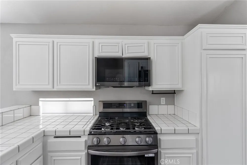3106 Old Country Rosamond, CA 93560