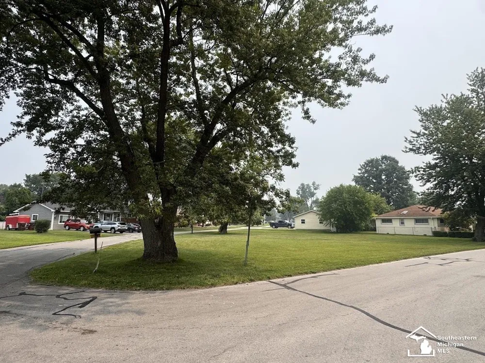 Navarre Boulevard Frenchtown Township, MI 48162