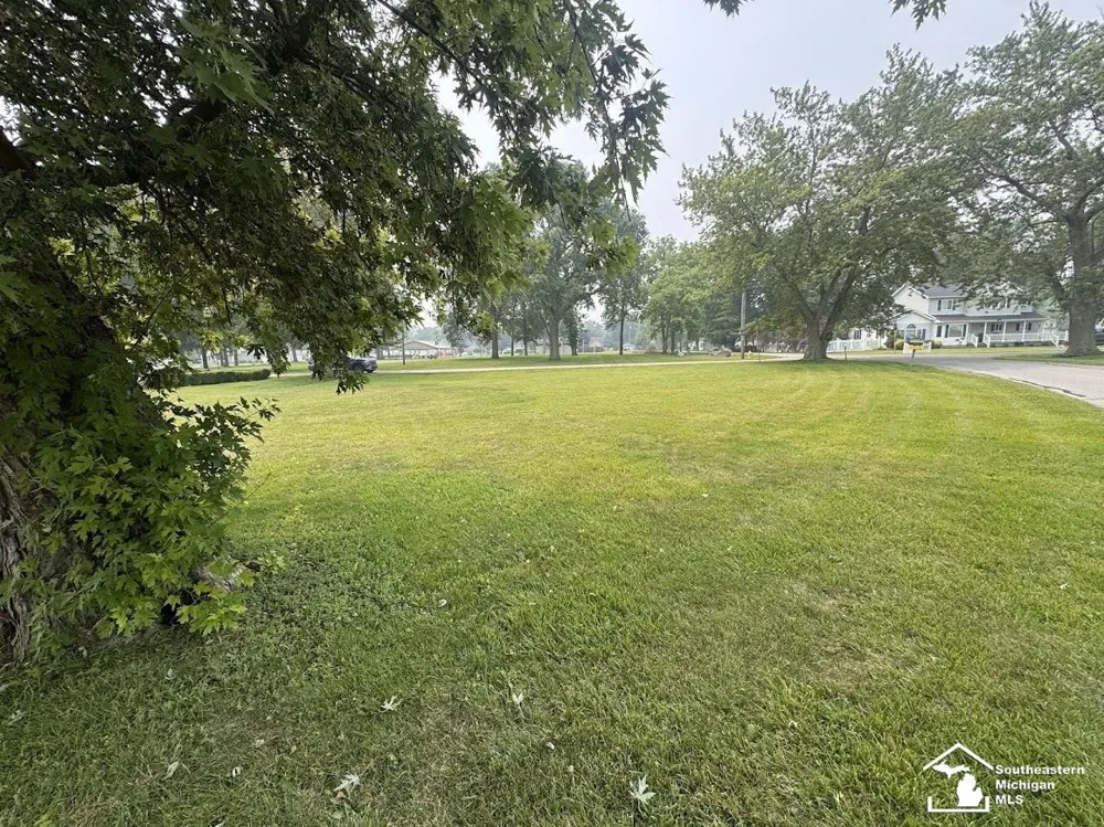 Navarre Boulevard Frenchtown Township, MI 48162