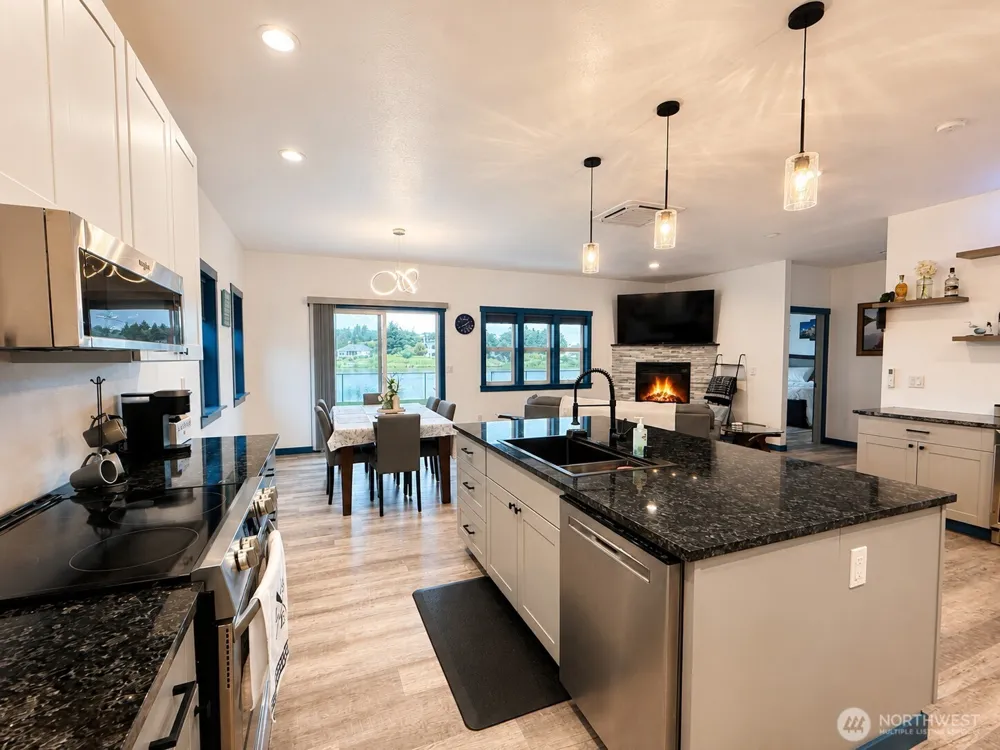 574 Weatherwax Loop NE Ocean Shores, WA 98569