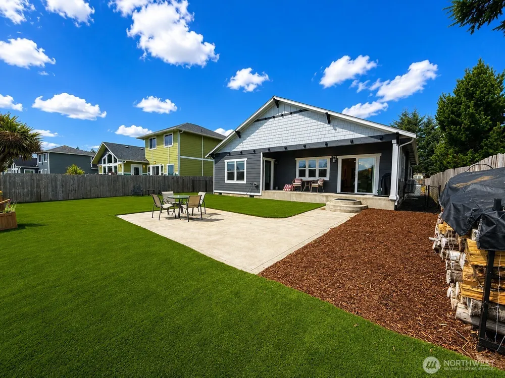 574 Weatherwax Loop NE Ocean Shores, WA 98569